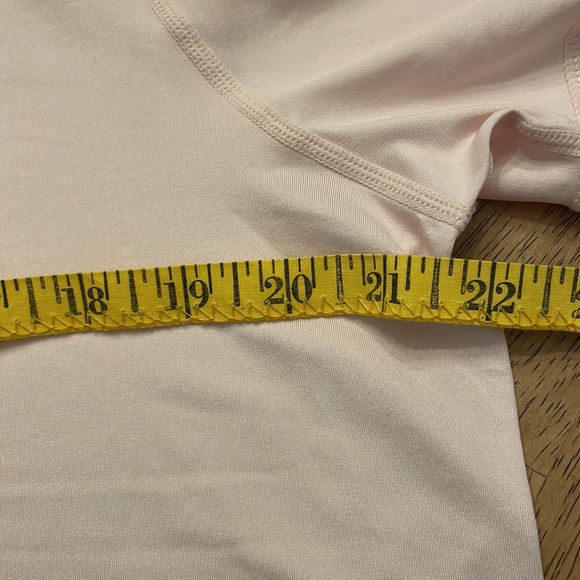 Fabletics light pink Phoenix lite s/s top size XL $60 NWT - Picture 7 of 8